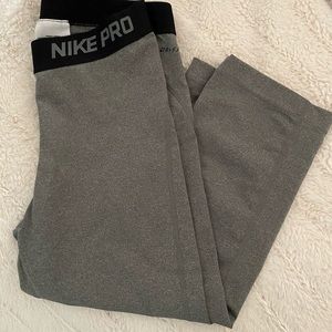 Nike Pro Dri Fit Cropped Leggings